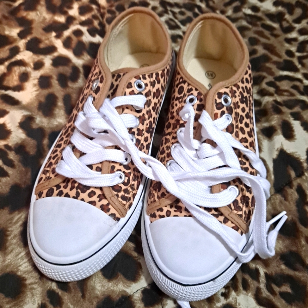 Leopard 🐆 Low Tops